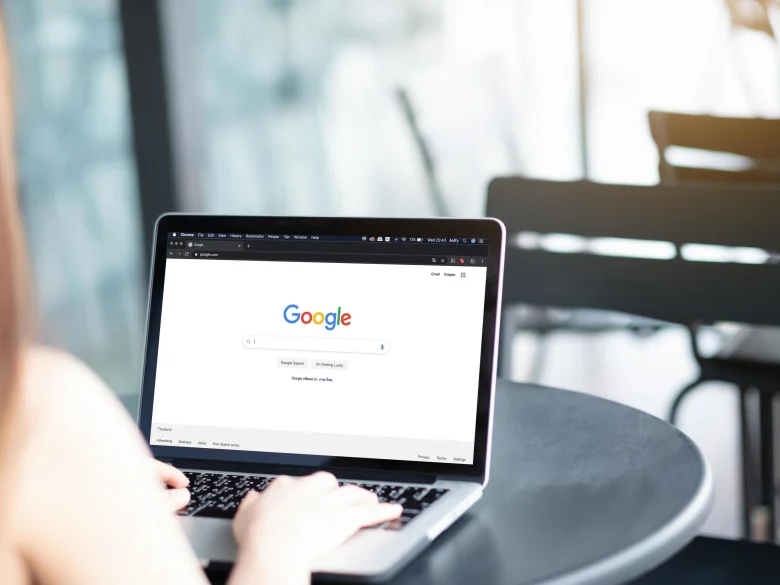Résumés IA de Google : la presse française saisit l’Autorité de la concurrence