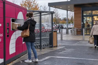 Lockers à colis : pourquoi les supermarchés en raffolent ?