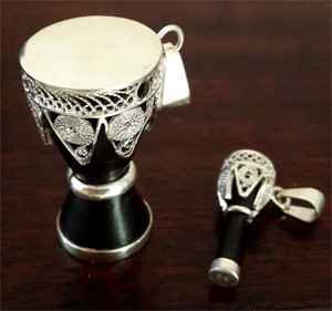 Pendentif Djumbé